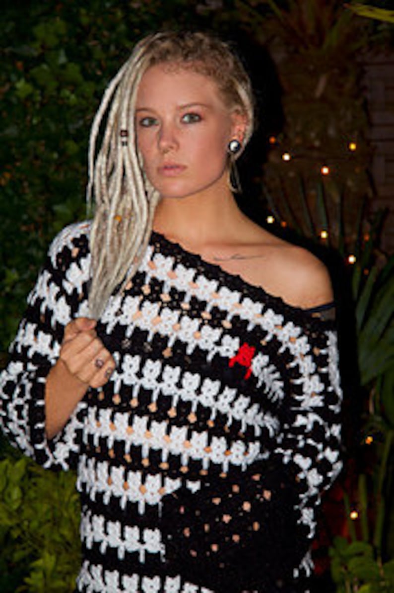 Cat in Stitches Sweater - Crochet Pattern English USA