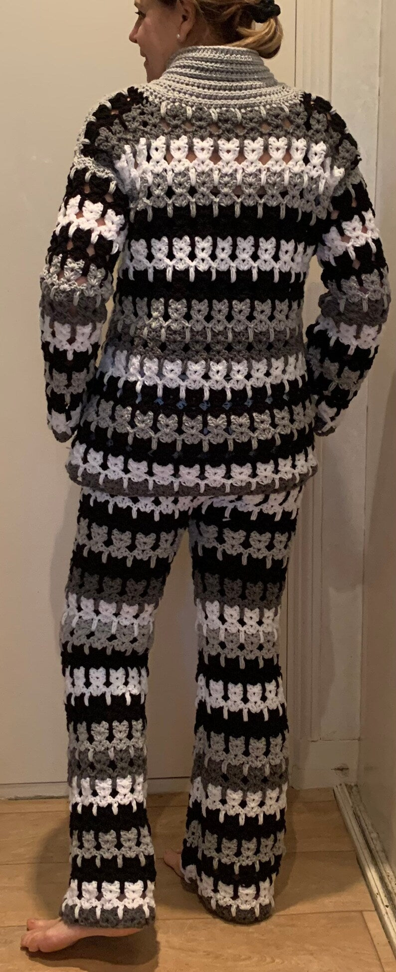 Home Sweet Home Cat suit - Crochet pattern English USA