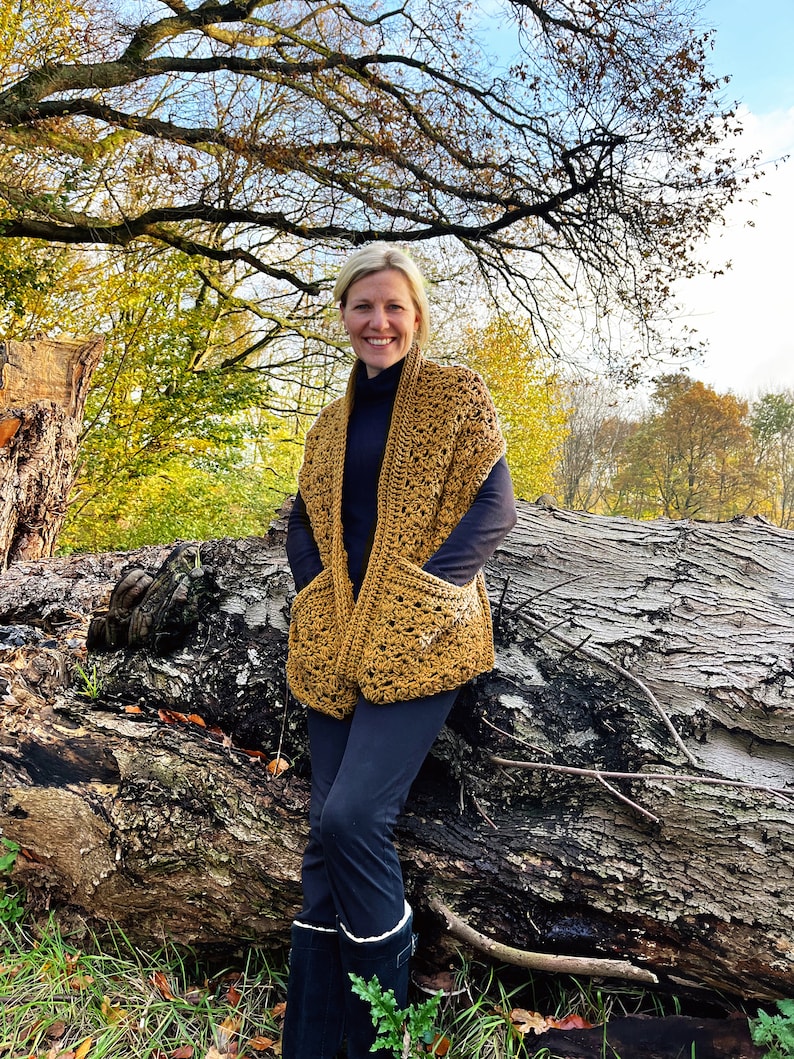 Eco Chique Pocket shawl-Crochet PATTERN-English USA